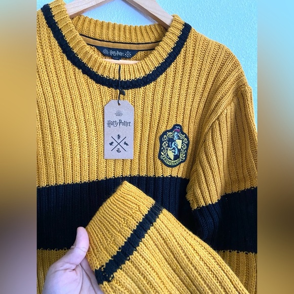 Harry Potter collection Warner bros Hufflepuff Qudditch crewneck sweater - Picture 3 of 7